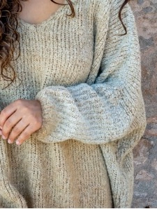 Loose casual V-neck sweater