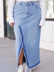 Split contrasting raw edge denim skirt